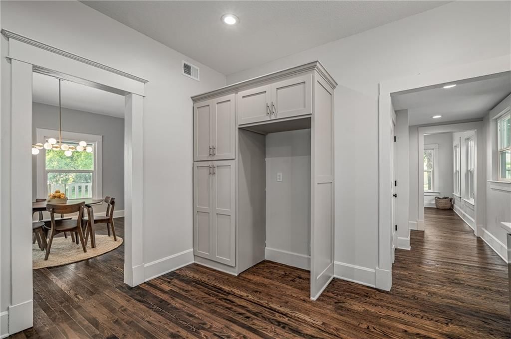 109 E Cedar Street — photo 15