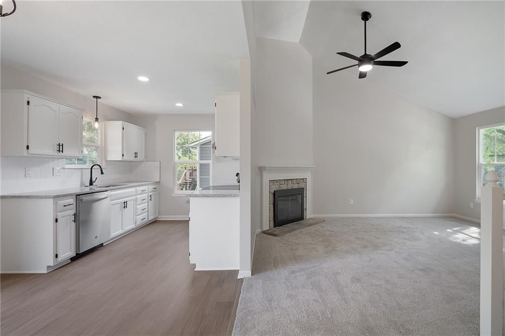 520 N CEDAR Street — photo 7