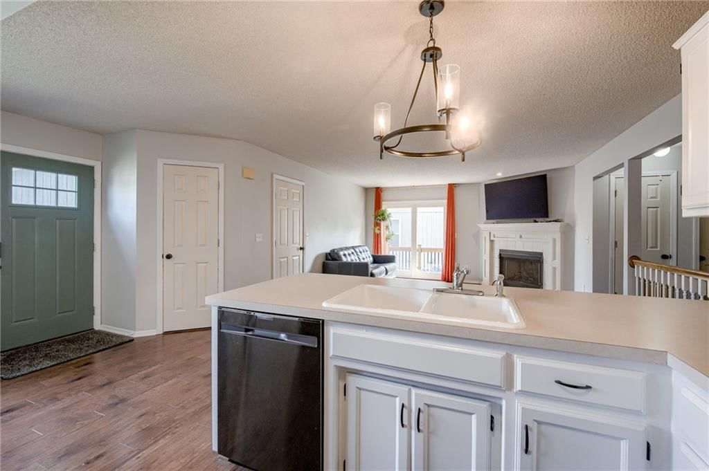 628 NE Swann Circle — photo 9