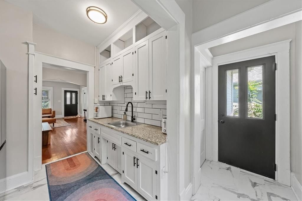 825 W 40th Street — photo 23