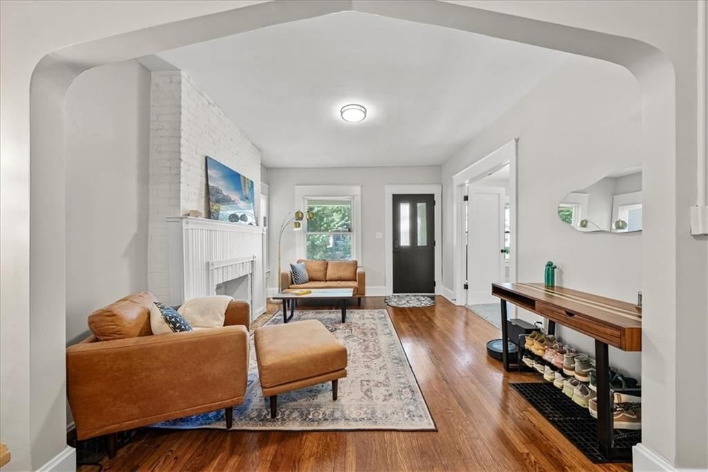 825 W 40th Street — photo 7