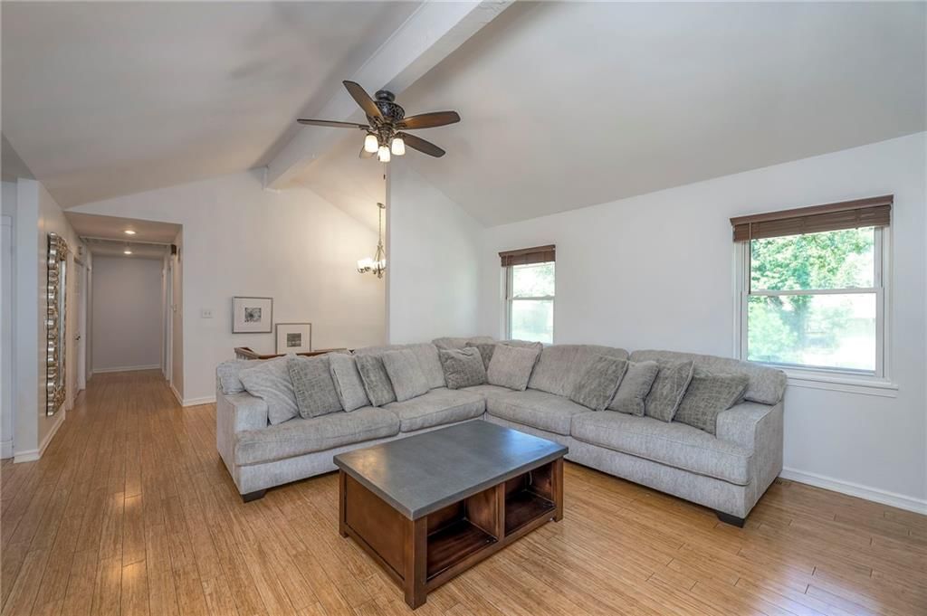 1123 W Wabash Terrace — photo 5