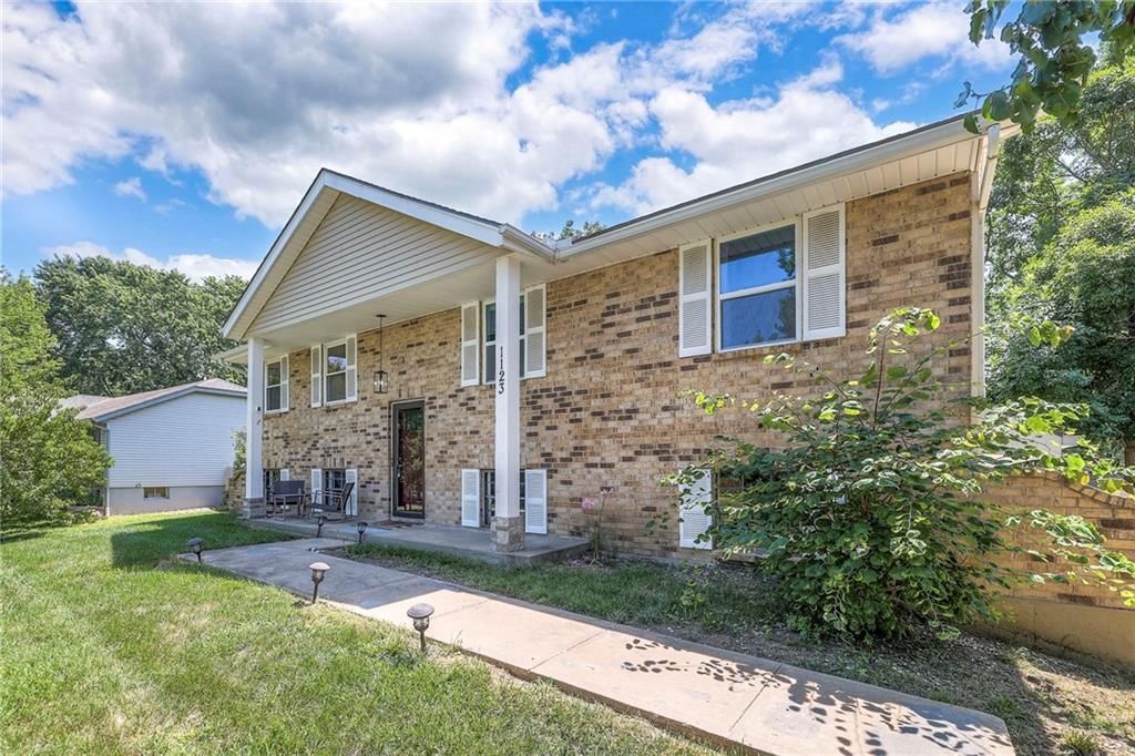 1123 W Wabash Terrace — photo 43