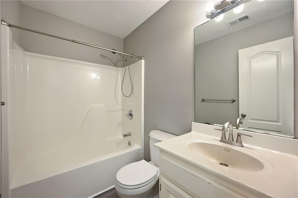5425 Sterling Avenue — photo 17