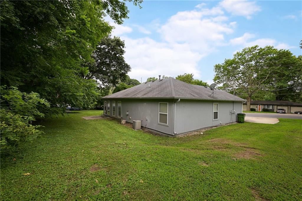 5425 Sterling Avenue — photo 20