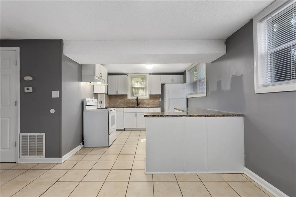 8704 E BANNISTER Terrace — photo 9