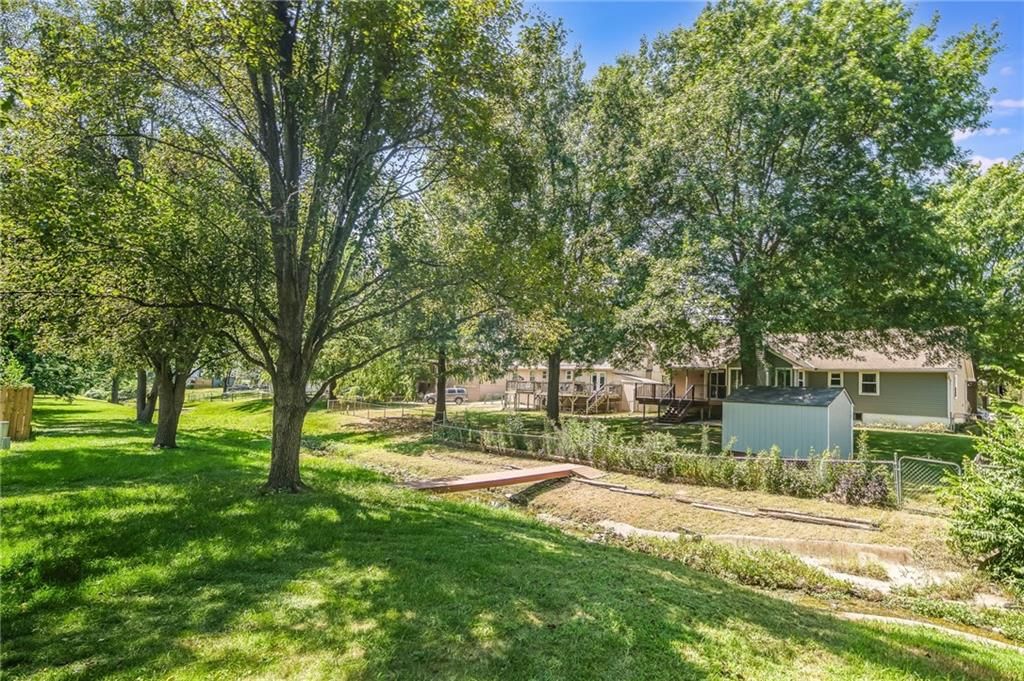 215 N Darrowby Drive — photo 11