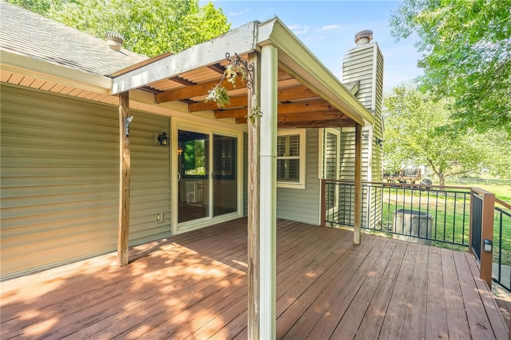215 N Darrowby Drive — photo 14