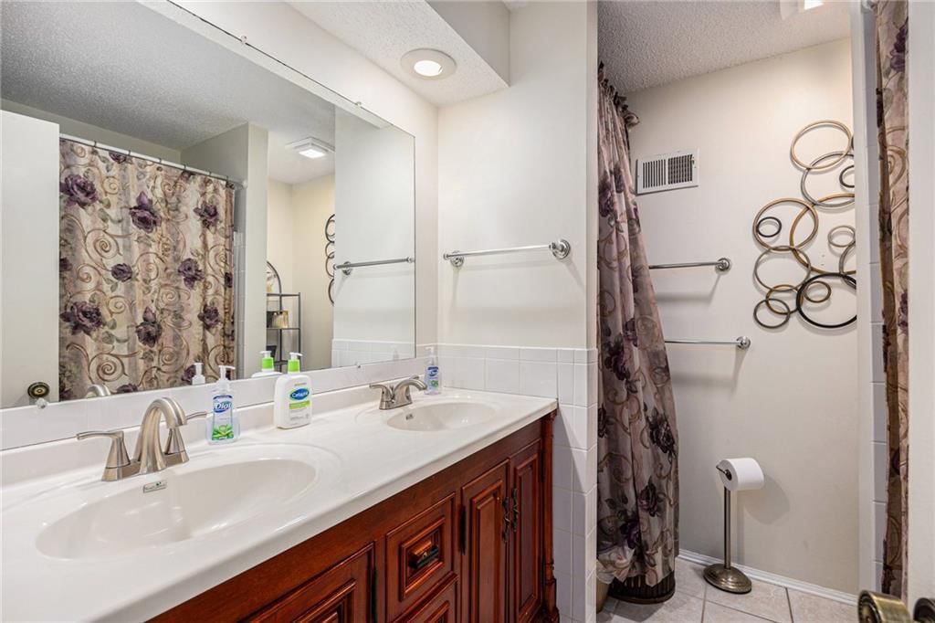 3804 E 19th Street — photo 18