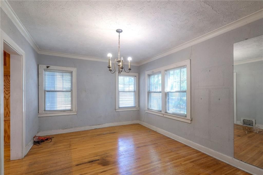 5605 Kenwood Avenue — photo 6
