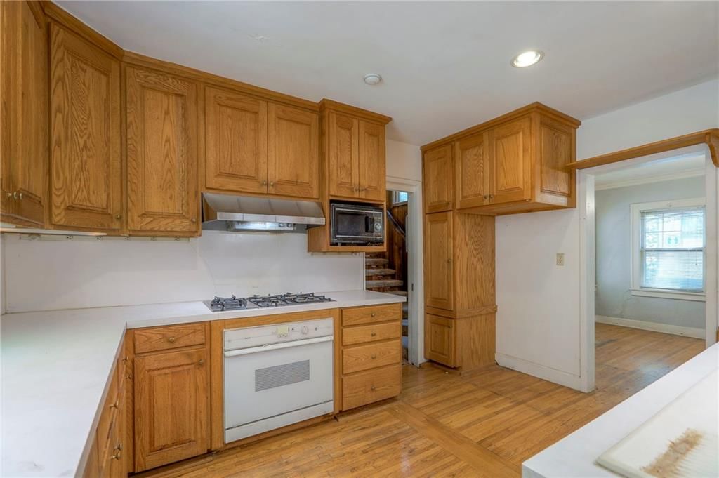 5605 Kenwood Avenue — photo 9