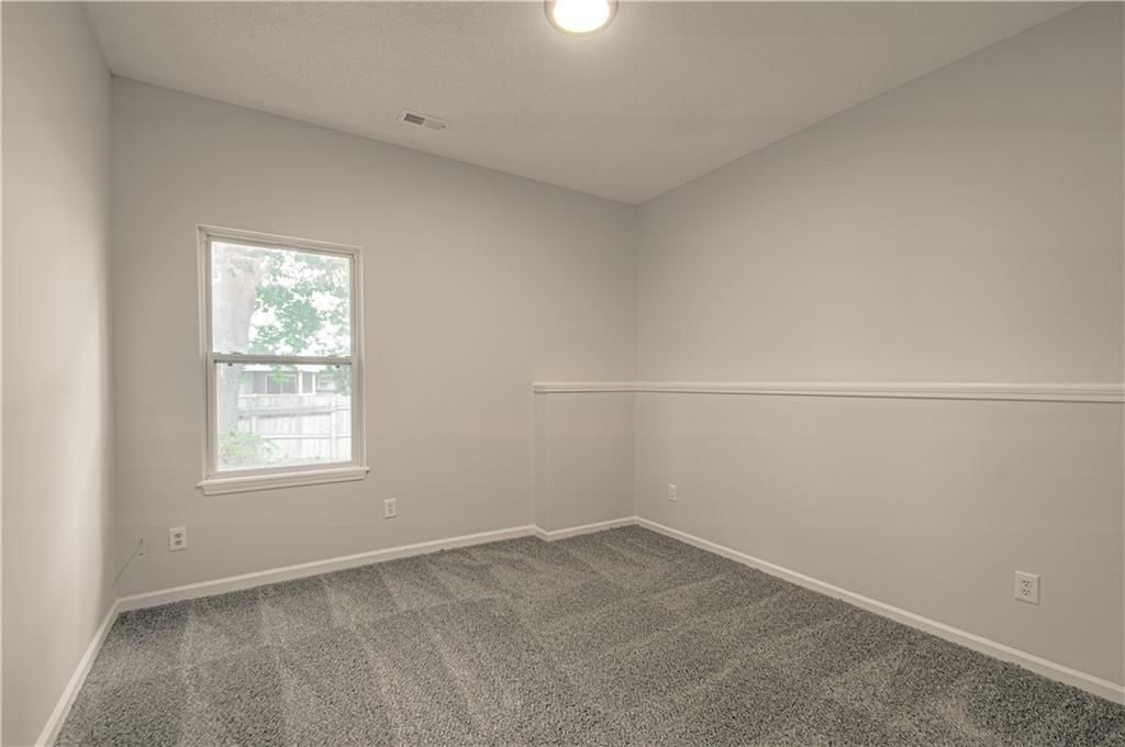 611 NE Field Creek Drive — photo 31