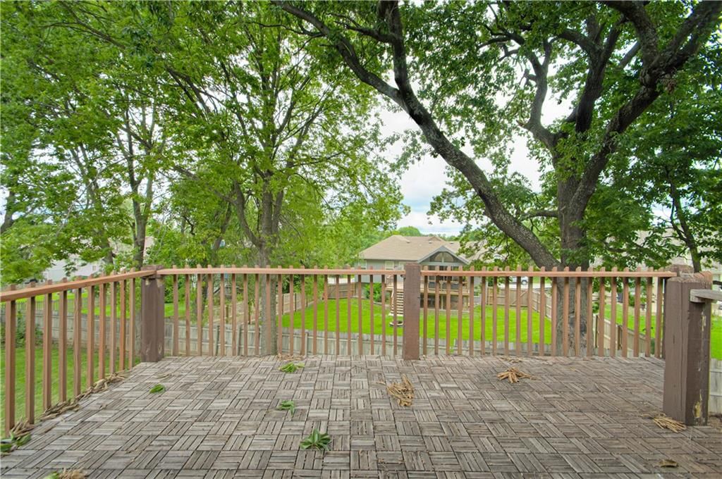 611 NE Field Creek Drive — photo 33