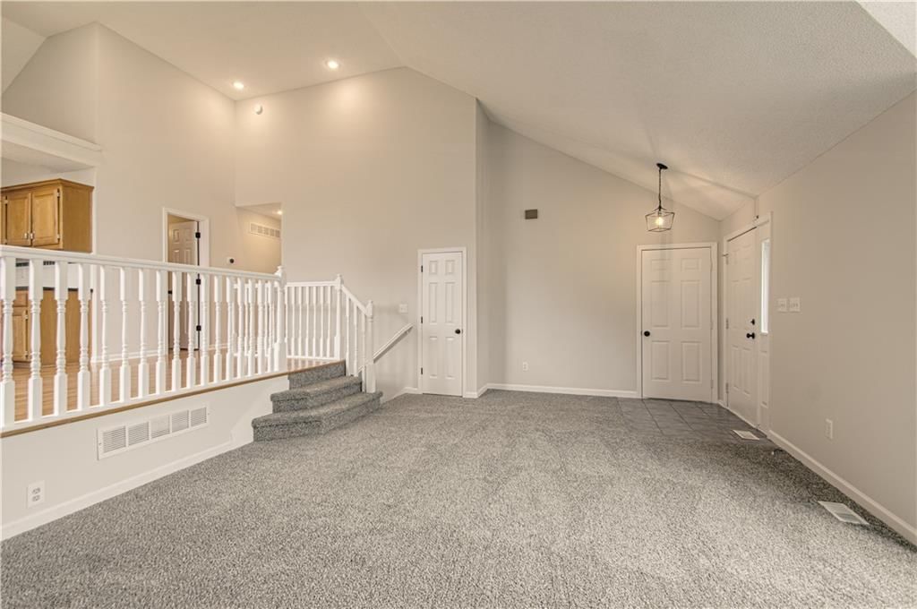 611 NE Field Creek Drive — photo 6