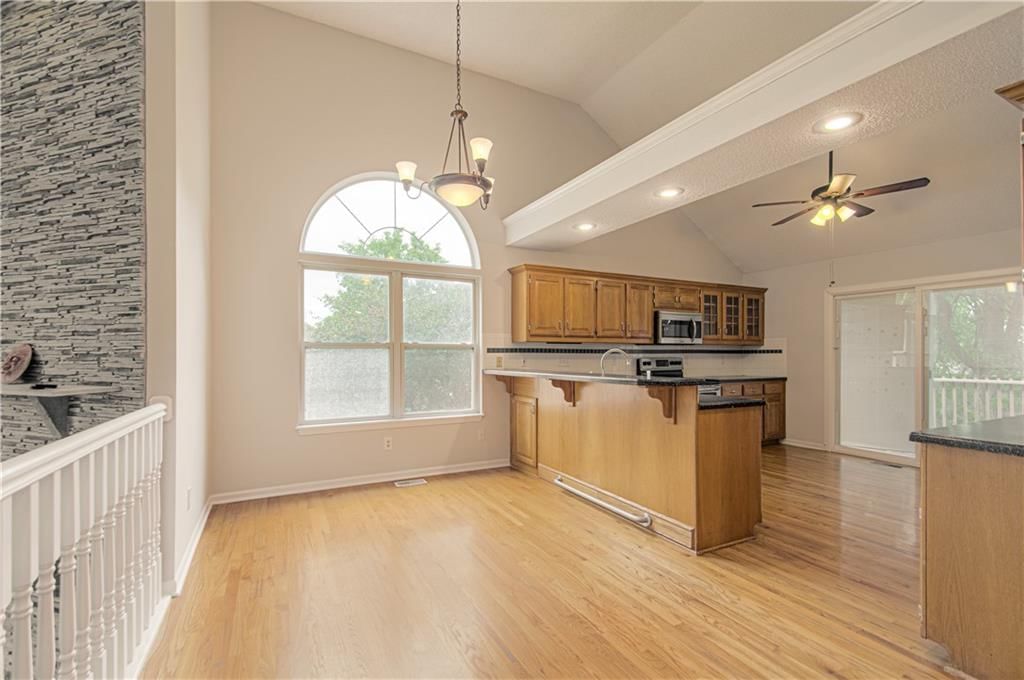 611 NE Field Creek Drive — photo 8