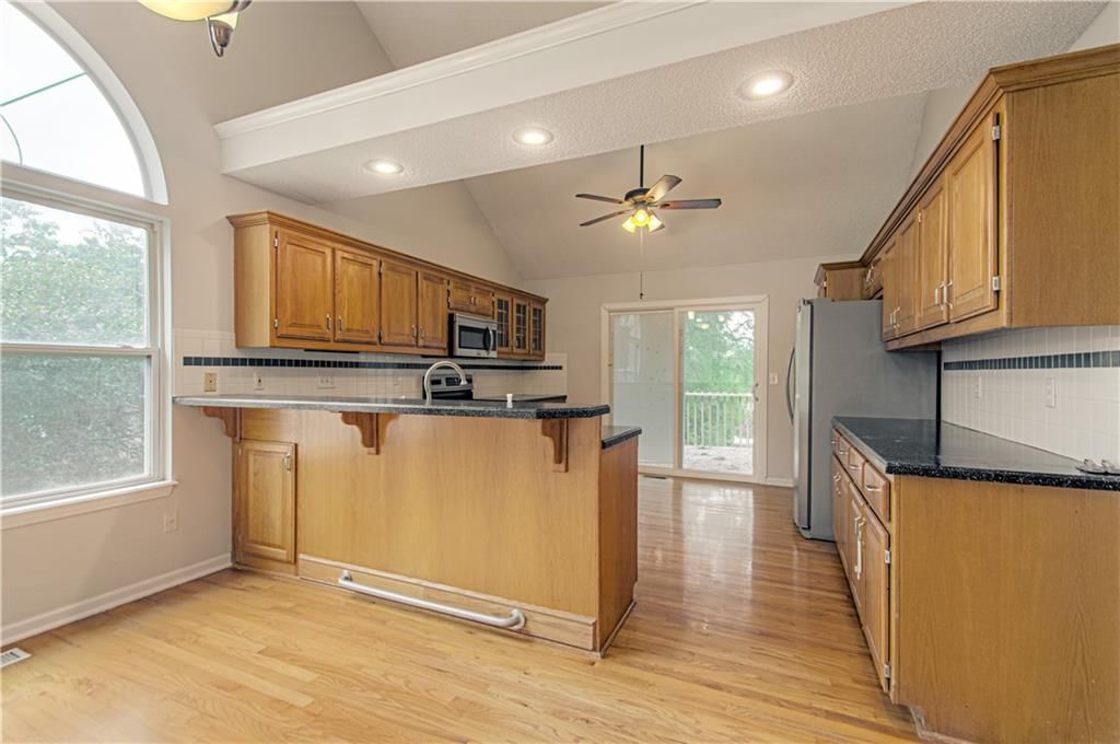611 NE Field Creek Drive — photo 9