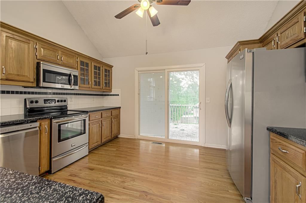 611 NE Field Creek Drive — photo 10