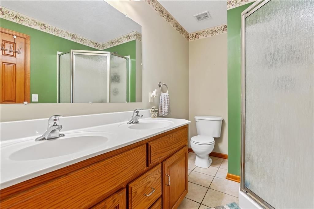 409 Benton Street — photo 17
