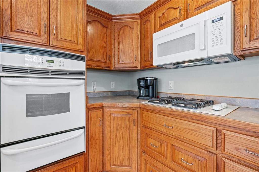 409 Benton Street — photo 10