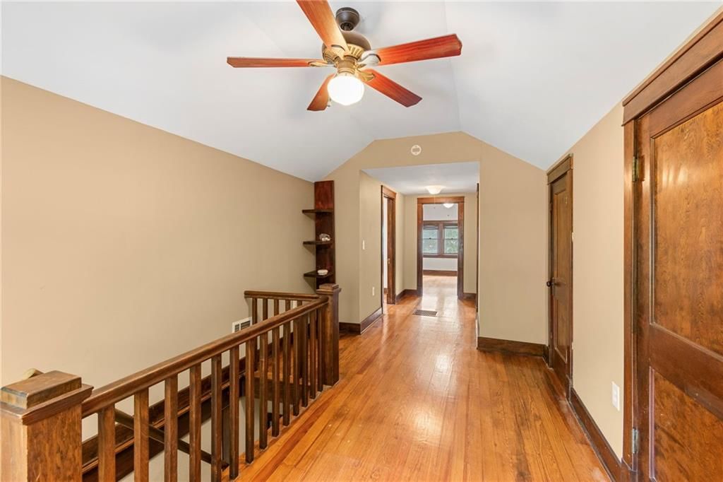 1832 S Claremont Avenue — photo 21