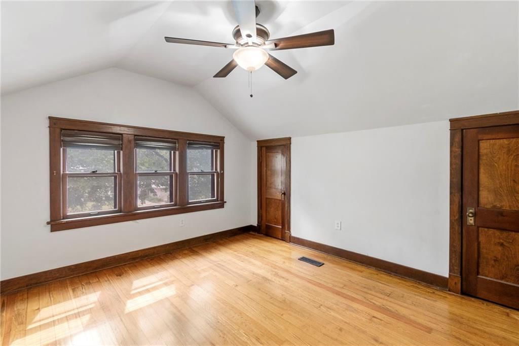1832 S Claremont Avenue — photo 24