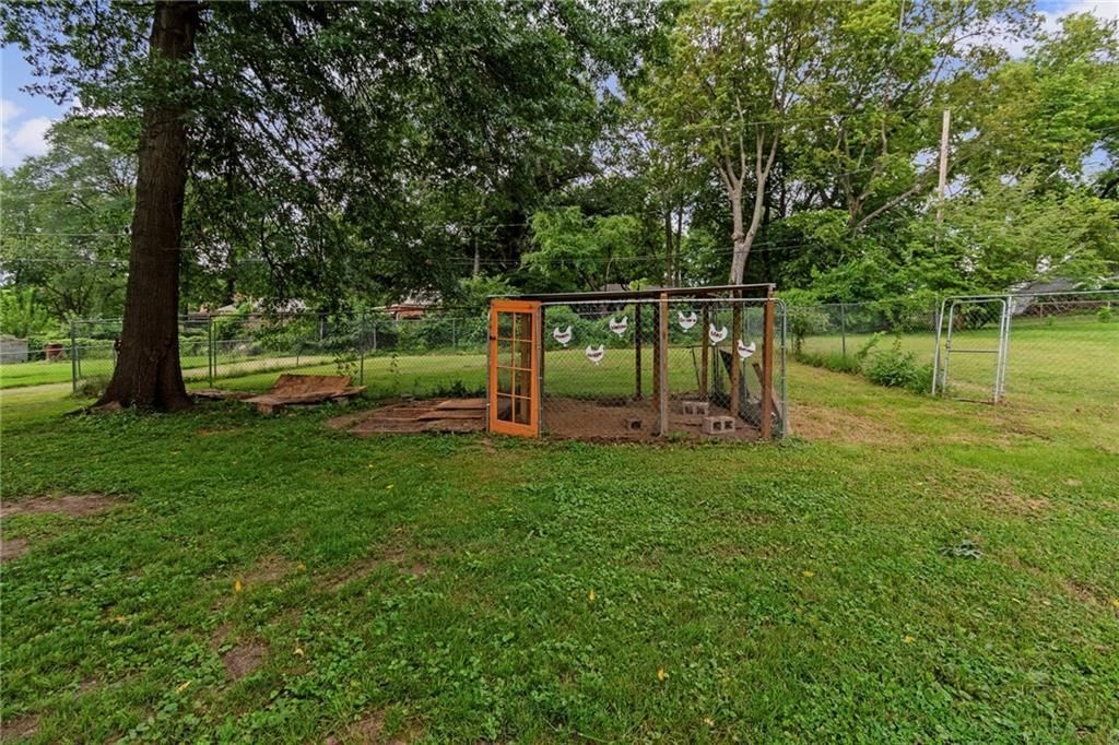 1832 S Claremont Avenue — photo 30