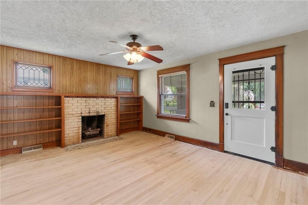 1832 S Claremont Avenue — photo 6