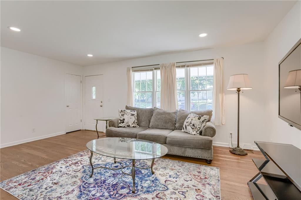 12116 W 63rd Terrace — photo 4
