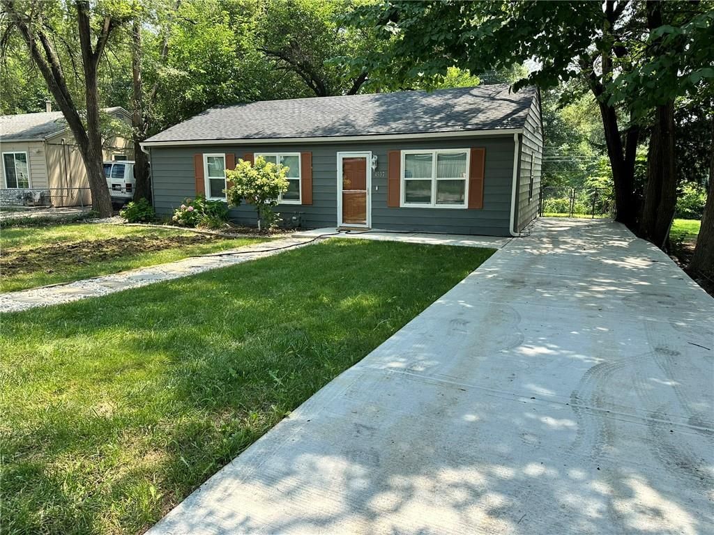 4537 Freeman Avenue — photo 2