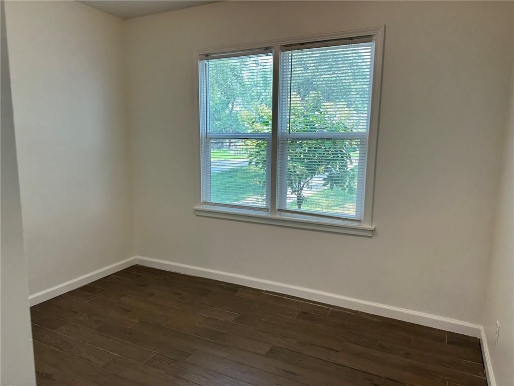 4537 Freeman Avenue — photo 17