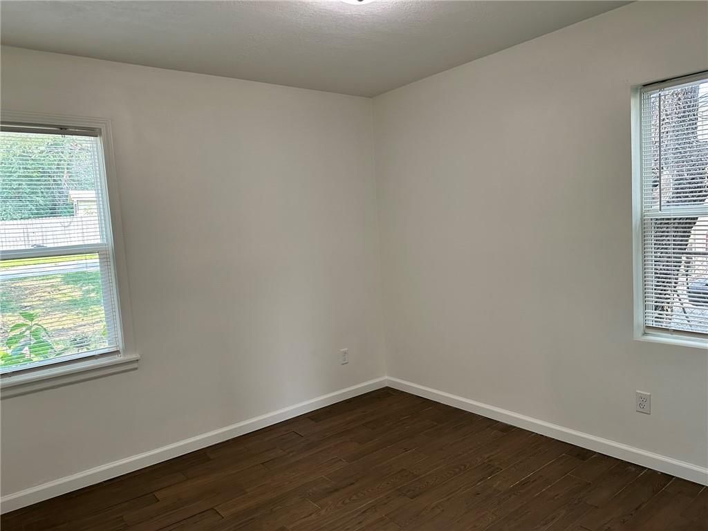 4537 Freeman Avenue — photo 18