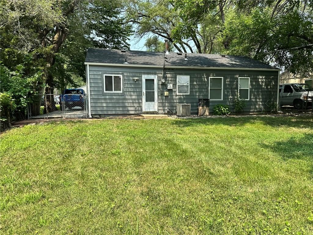 4537 Freeman Avenue — photo 4