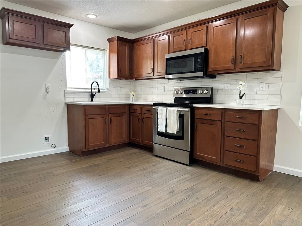 4537 Freeman Avenue — photo 5