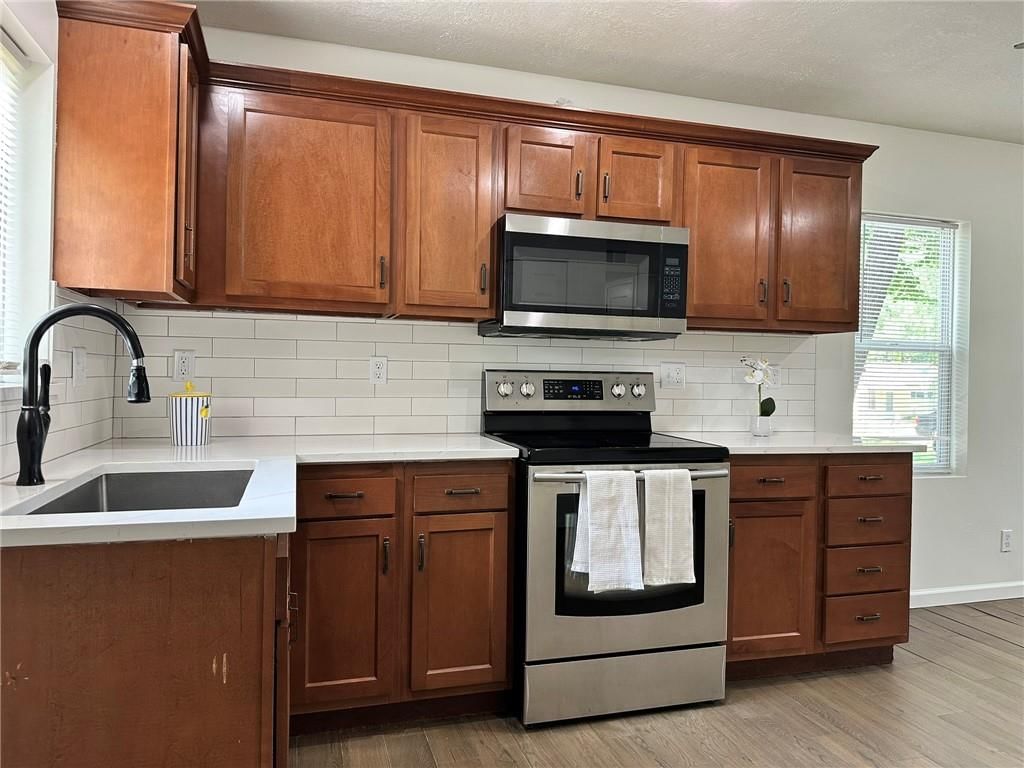 4537 Freeman Avenue — photo 7