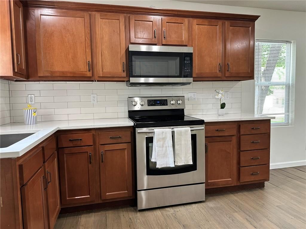 4537 Freeman Avenue — photo 8