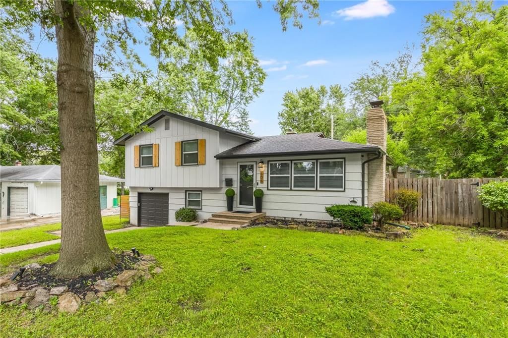 606 NW Falk Drive — photo 3