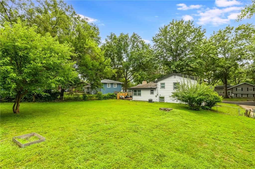 606 NW Falk Drive — photo 32