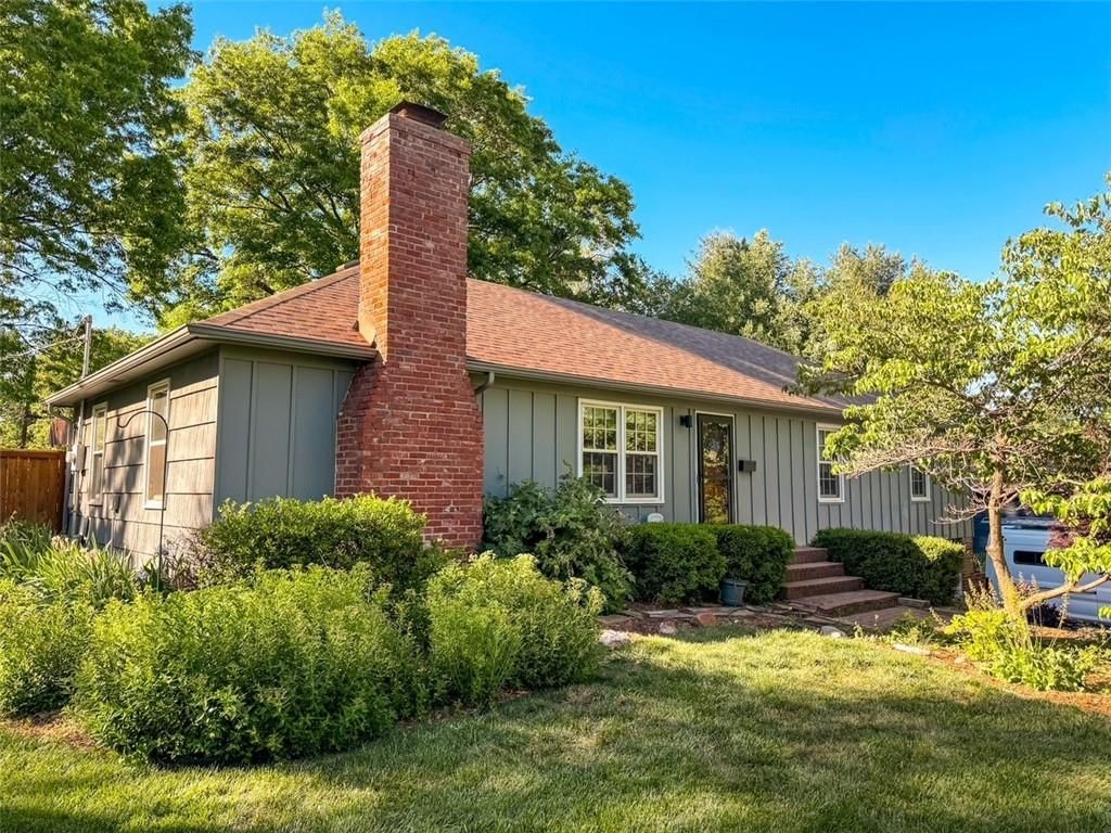 9332 HARDY Drive — photo 4