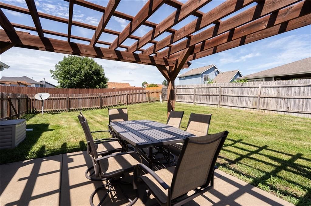 2738 Stratton Drive — photo 33