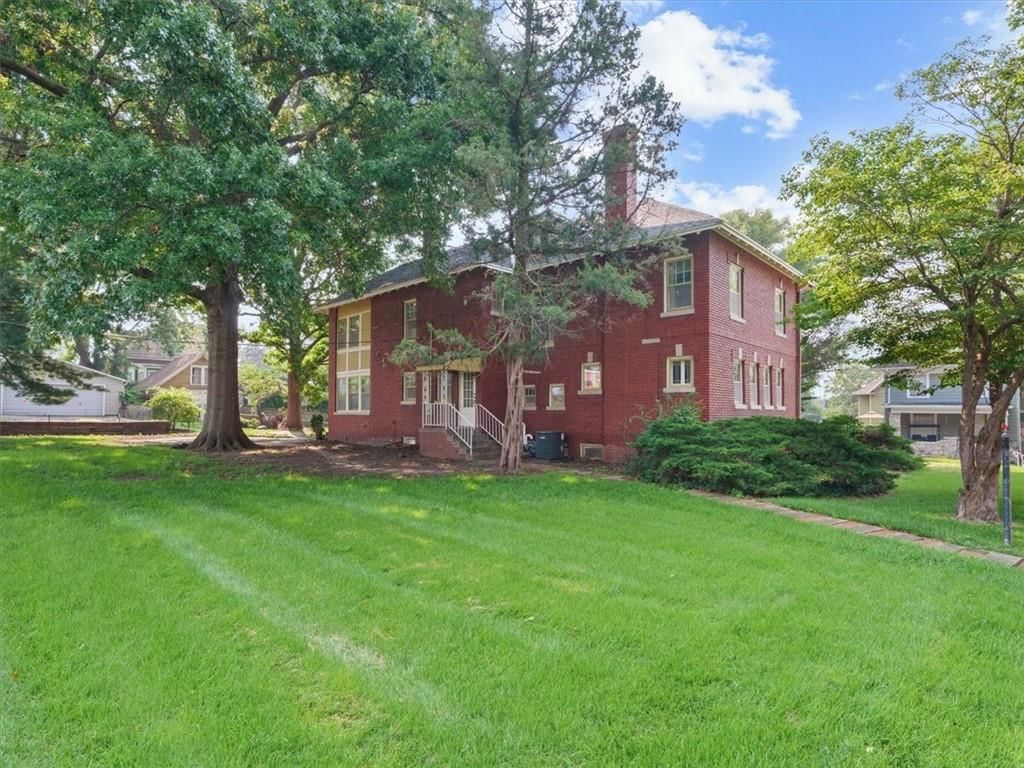 2301 Clay Street — photo 33