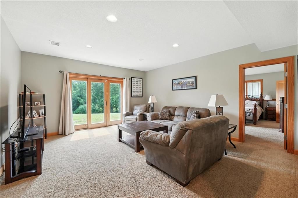 Photo 11 of 69 - 15455 161st Street