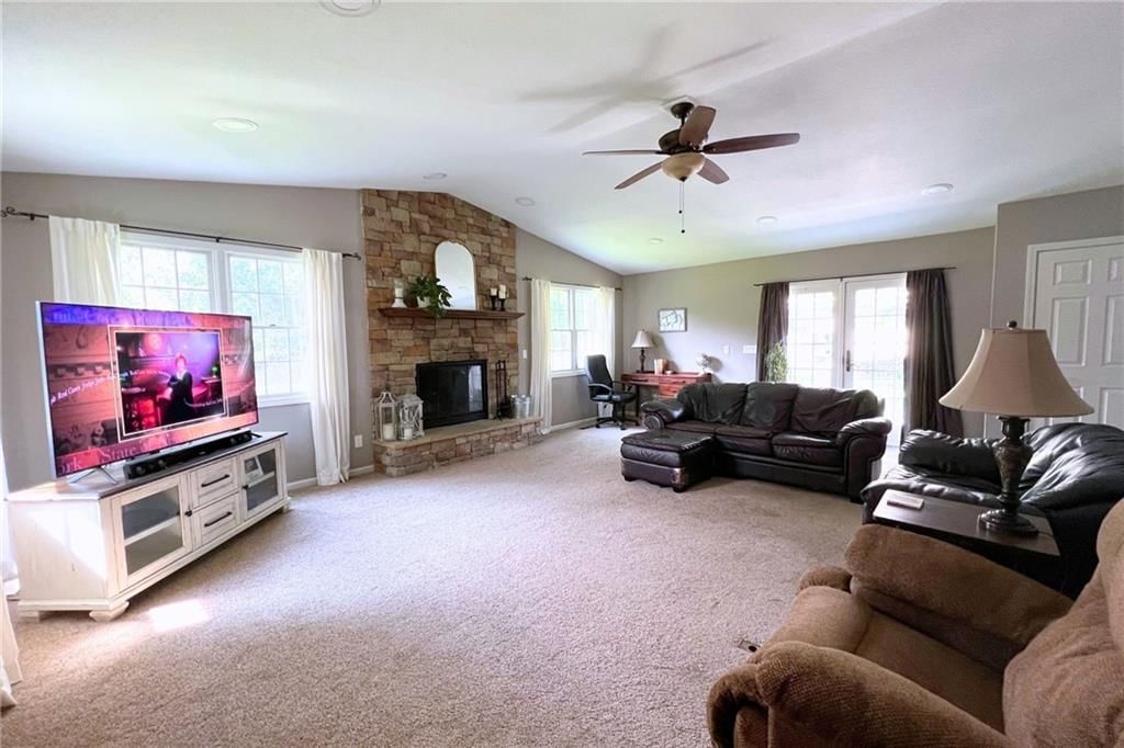 1023 E Miller Road — photo 4