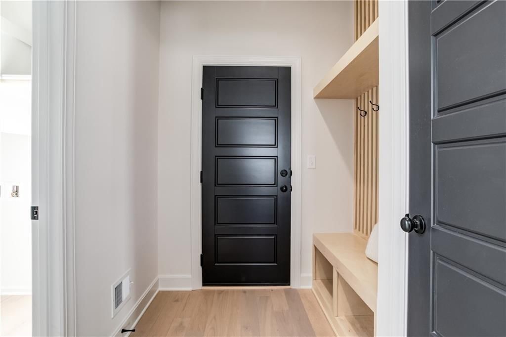 1225 Larkspur Place — photo 6