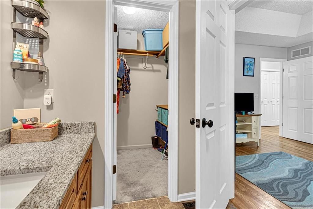 40 Hubbard Place — photo 21