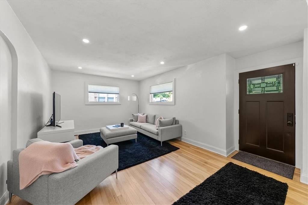 2315 Merriam Lane — photo 4
