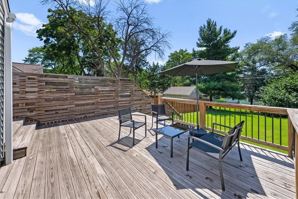 2315 Merriam Lane — photo 33