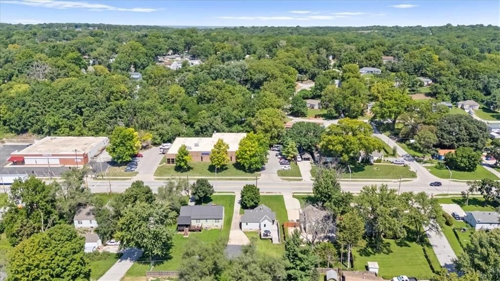 2315 Merriam Lane — photo 41