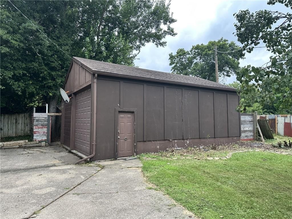 1005 E Normal Street — photo 28