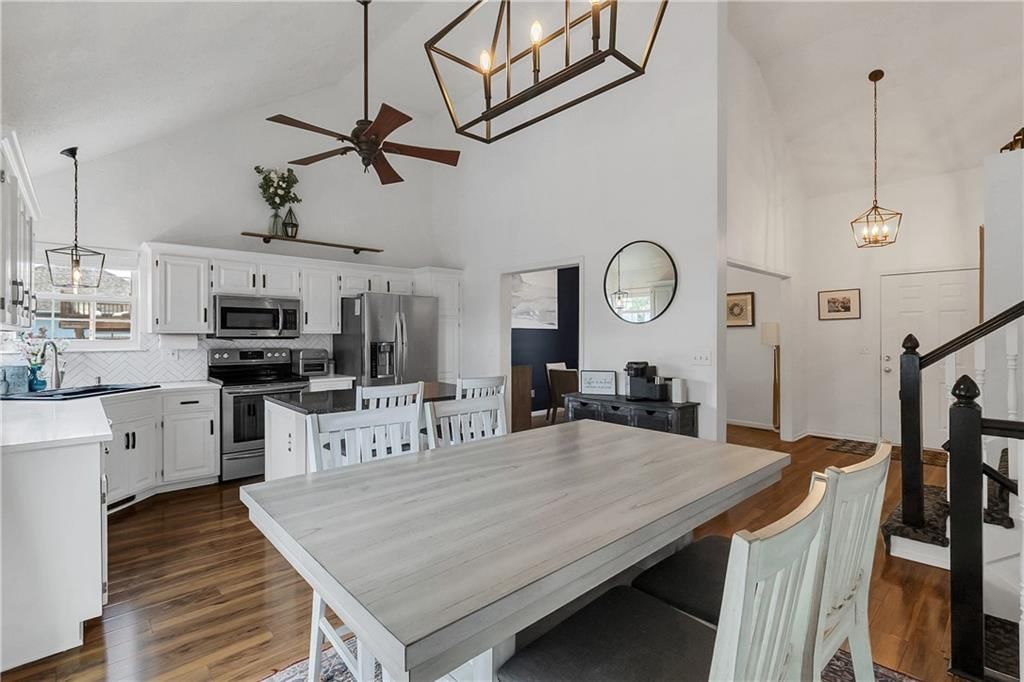 2229 NE MAYBROOK Drive — photo 15