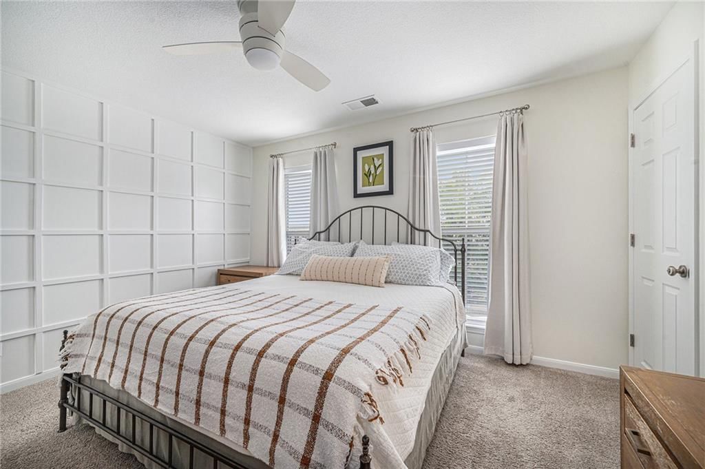 8125 N Drury Avenue — photo 13